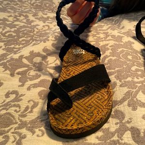 Muk Luk Braided Strap Sandals